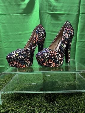 SHI by Journey’s Women’s Stylish Heels Size 8 Great Condition